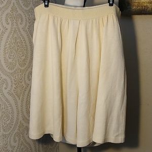 Ideal St. John Santana knit Shorts Size 14